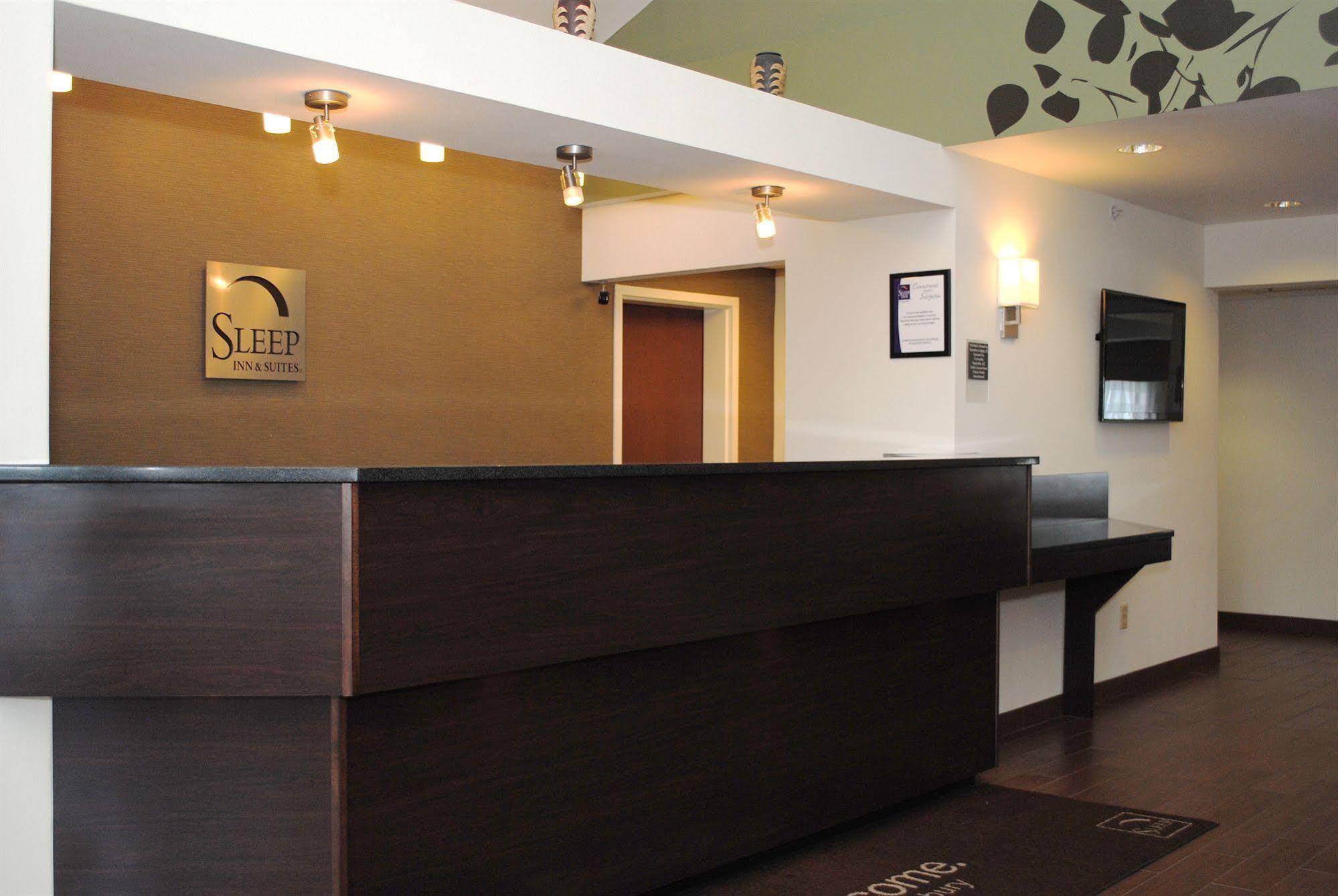 Sleep Inn & Suites Queensbury - Lake George Exterior foto