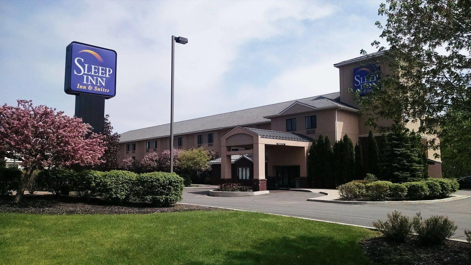 Sleep Inn & Suites Queensbury - Lake George Exterior foto